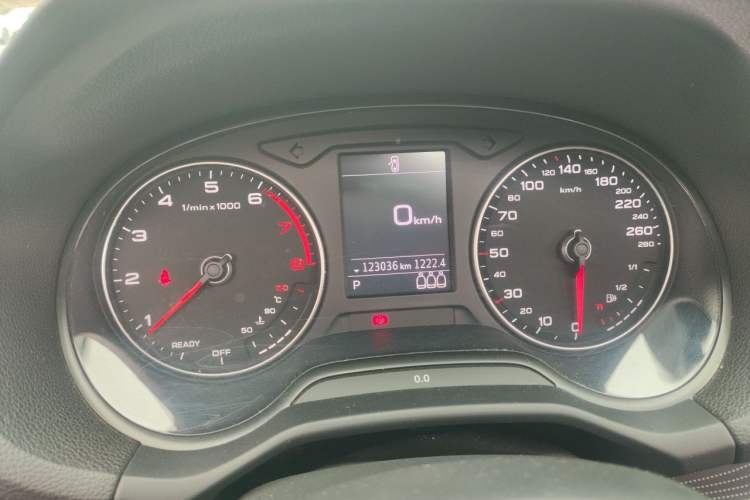 Used Audi Q2L 2018 35 TFSI Launch Exclusive Edition China VI Odometer Close Up