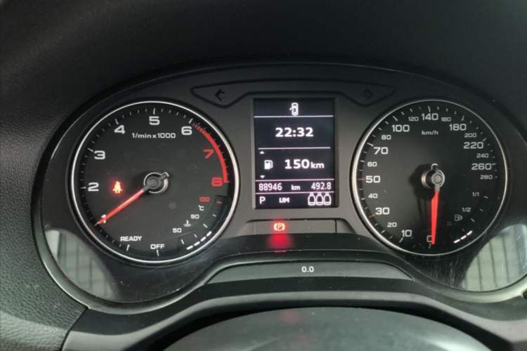Used Audi Q2L 2018 35 TFSI Launch Exclusive Edition China VI Odometer Close Up