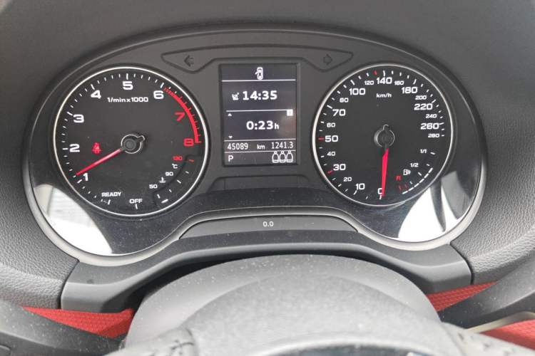 Used Audi Q2L 2018 35 TFSI Fashion Dynamic Version China VI Emission Standard Odometer Close Up