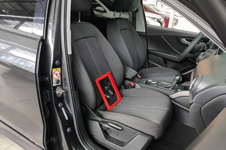 Used Audi Q2L 2018 35 TFSI Launch Exclusive Edition China VI Right Front Seat