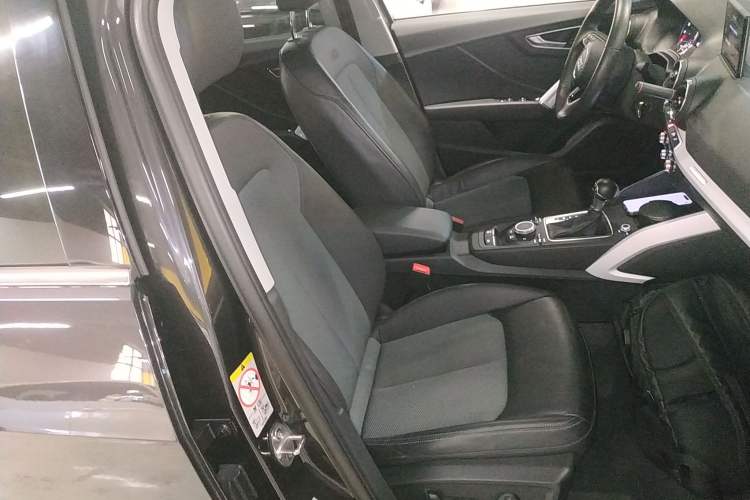 Used Audi Q2L 2018 35 TFSI Fashionable & Elegant Version China VI Emission Standard Right Front Seat