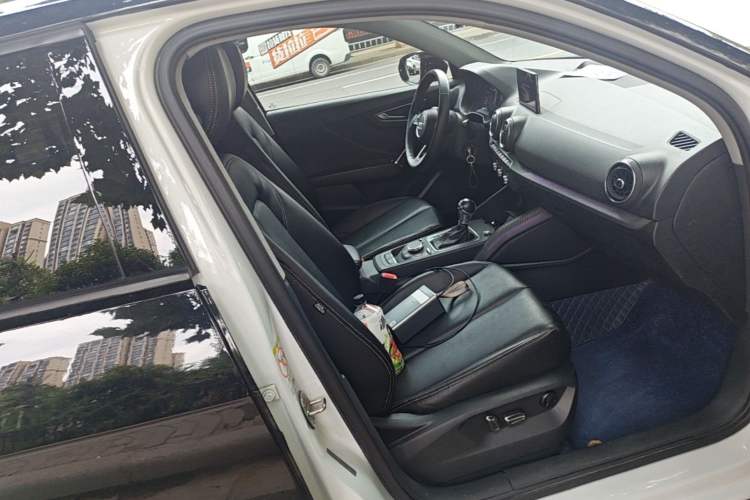 Used Audi Q2L 2018 35 TFSI Launch Exclusive Edition China V Right Front Seat
