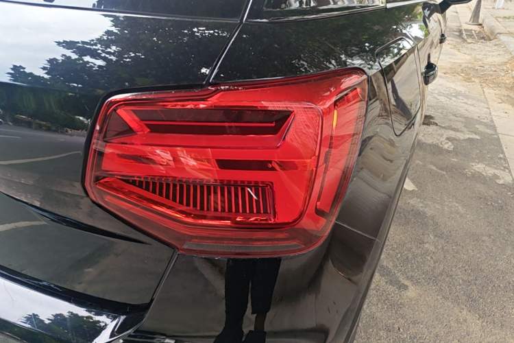 Used Audi Q2L 2018 35 TFSI Launch Exclusive Edition China V Right Rear Taillight