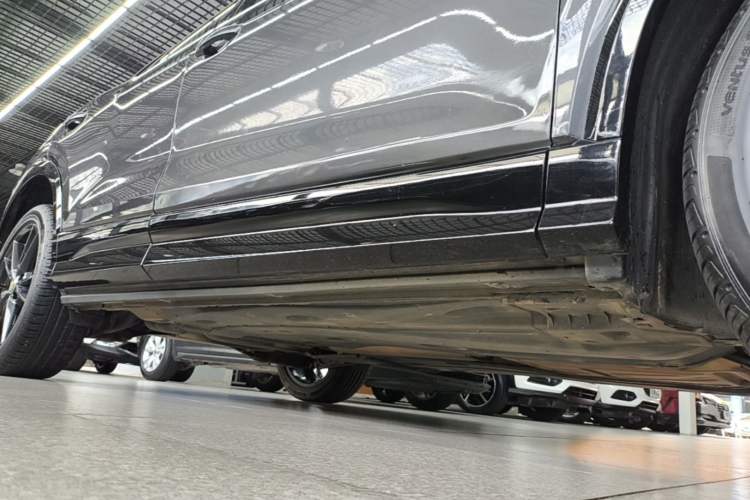 Used Audi Q2L 2018 35 TFSI Launch Exclusive Edition China VI Right Side Sill