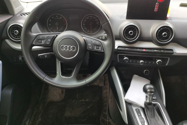 Used Audi Q2L 2018 35 TFSI Fashionable & Elegant Version China VI Emission Standard Steering Wheel