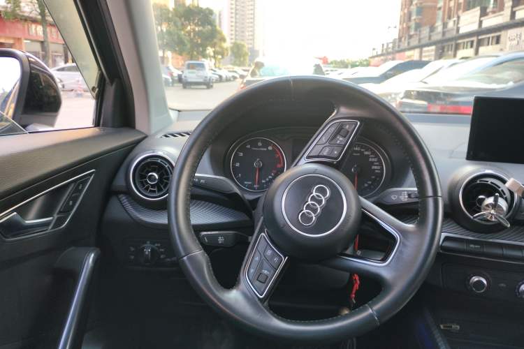 Used Audi Q2L 2018 35 TFSI Launch Exclusive Edition China VI Steering Wheel