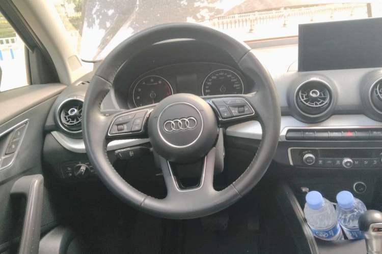 Used Audi Q2L 2018 35 TFSI Fashion Elegant Version China V Steering Wheel