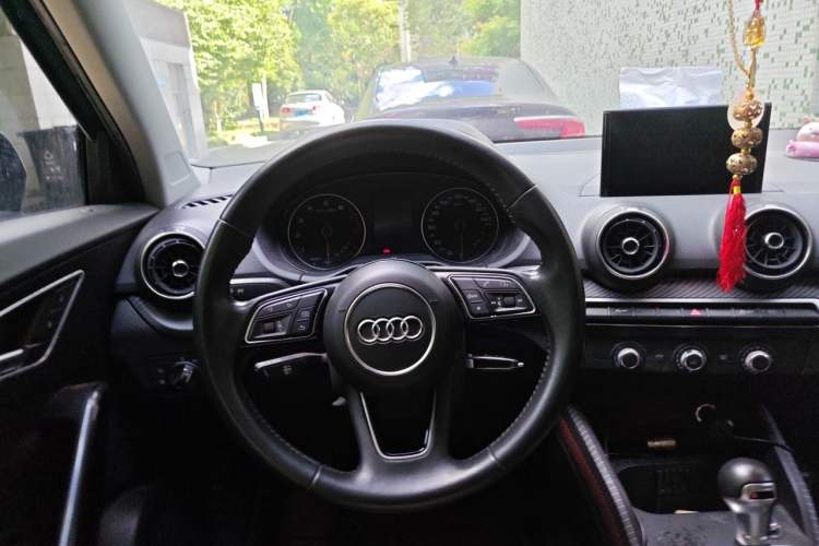 Used Audi Q2L 2018 35 TFSI Launch Exclusive Edition China VI Steering Wheel