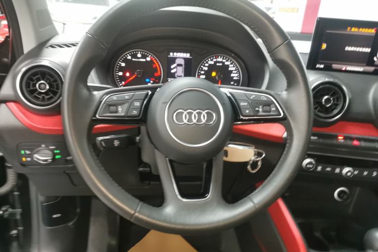 Used Audi Q2L 2018 35 TFSI Fashion Dynamic Version China VI Emission Standard Steering Wheel