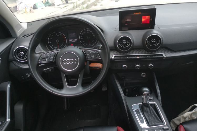 Used Audi Q2L 2018 35 TFSI Launch Exclusive Edition China VI Steering Wheel