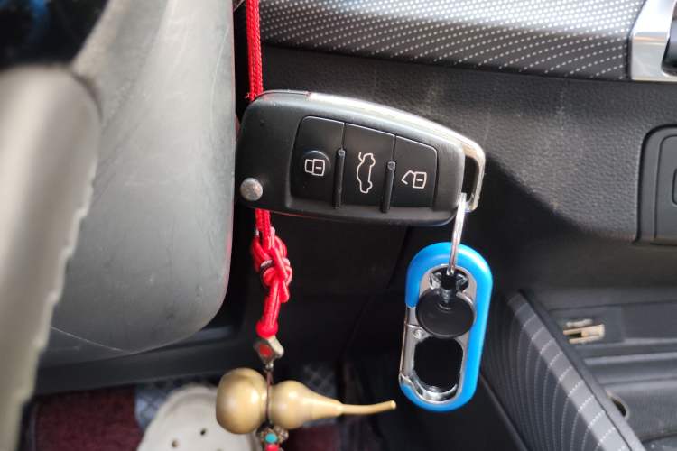 Used Audi Q2L 2018 35 TFSI Launch Exclusive Edition China VI Vehicle Key