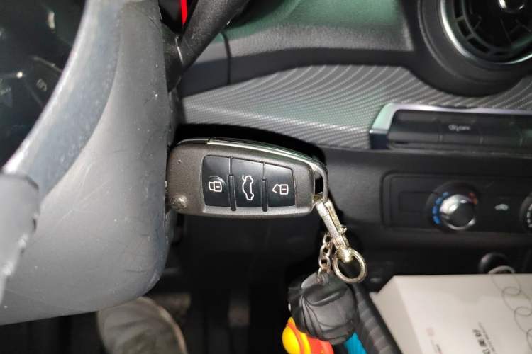Used Audi Q2L 2018 35 TFSI Launch Exclusive Edition China V Vehicle Key