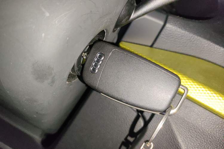 Used Audi Q2L 2018 35 TFSI Fashion Dynamic Version China V Emission Standard Vehicle Key