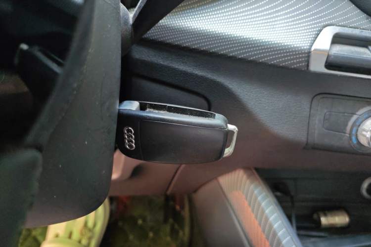 Used Audi Q2L 2018 35 TFSI Launch Exclusive Edition China VI Vehicle Key