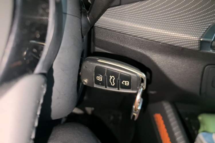 Used Audi Q2L 2018 35 TFSI Launch Exclusive Edition China VI Vehicle Key