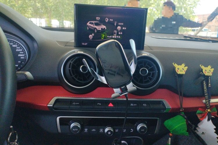 Used Audi Q2L 2018 35 TFSI Fashion Dynamic Version China V Emission Standard Audio And AC Panel