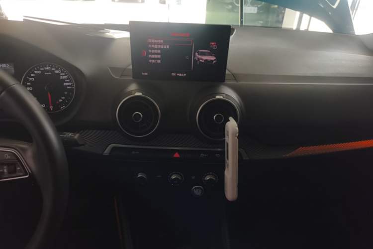 Used Audi Q2L 2018 35 TFSI Launch Exclusive Edition China VI Audio And AC Panel