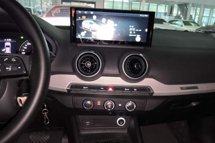 Used Audi Q2L 2018 35 TFSI Luxury Prestige Version China VI Audio And AC Panel