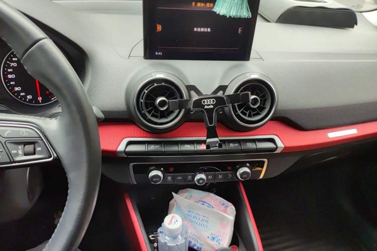 Used Audi Q2L 2018 35 TFSI Fashion Dynamic Version China V Emission Standard Audio And AC Panel