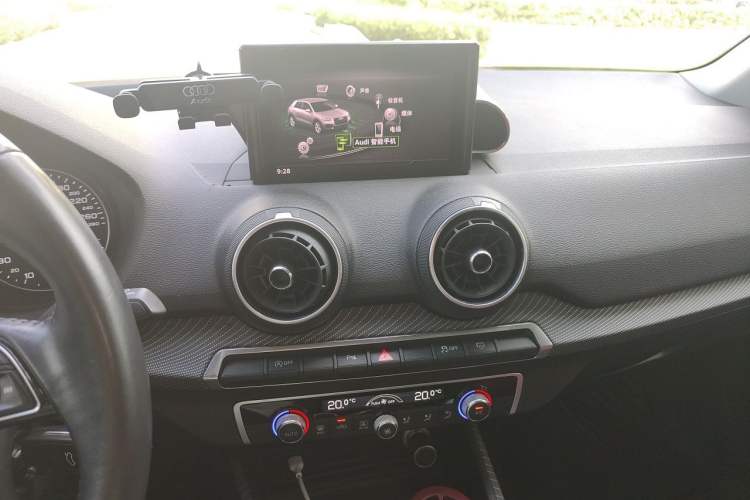 Used Audi Q2L 2018 35 TFSI Fashion Dynamic Version China V Emission Standard Audio And AC Panel