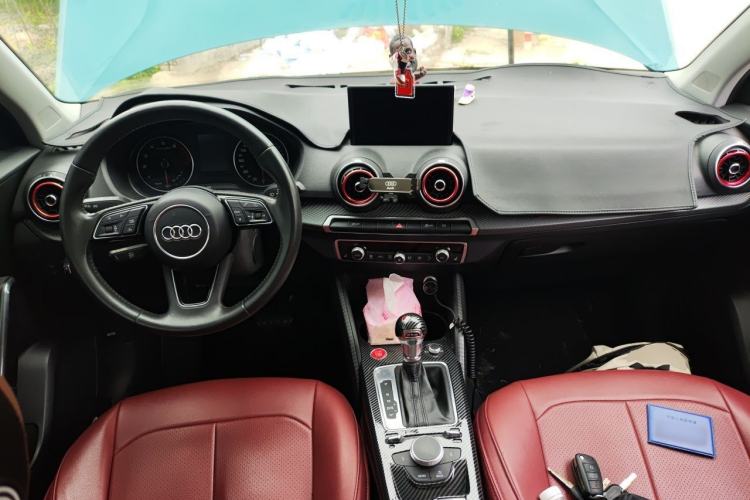 Used Audi Q2L 2018 35 TFSI Launch Exclusive Edition China VI Center Console