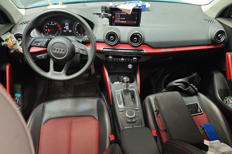 Used Audi Q2L 2018 35 TFSI Fashion Dynamic Version China VI Emission Standard Center Console