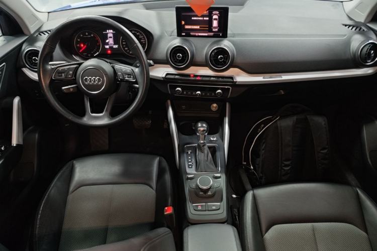 Used Audi Q2L 2018 35 TFSI Fashionable & Elegant Version China VI Emission Standard Center Console
