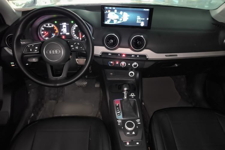 Used Audi Q2L 2018 35 TFSI Luxury Prestige Version China VI Center Console