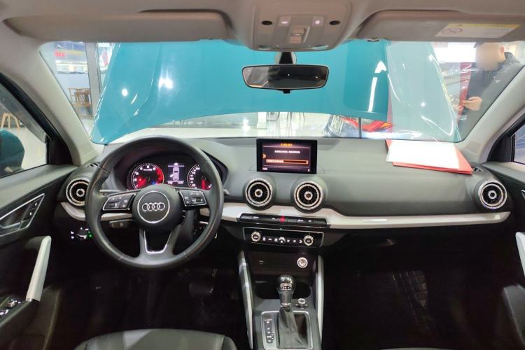 Used Audi Q2L 2018 35 TFSI Fashionable & Elegant Version China VI Emission Standard Center Console
