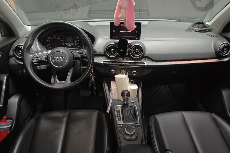 Used Audi Q2L 2018 35 TFSI Launch Exclusive Edition China VI Center Console