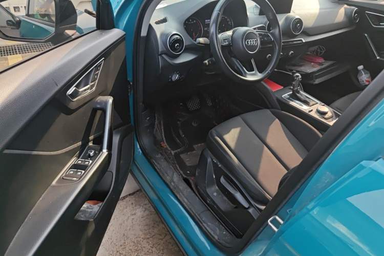Used Audi Q2L 2018 35 TFSI Launch Exclusive Edition China VI Driver Seat