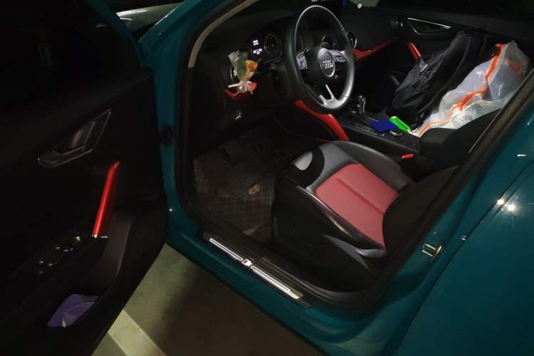 Used Audi Q2L 2018 35 TFSI Fashion Dynamic Version China VI Emission Standard Driver Seat