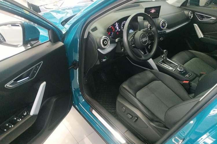 Used Audi Q2L 2018 35 TFSI Fashionable & Elegant Version China VI Emission Standard Driver Seat
