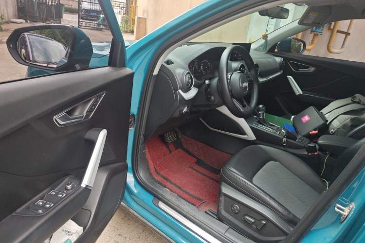 Used Audi Q2L 2018 35 TFSI Fashionable & Elegant Version China VI Emission Standard Driver Seat