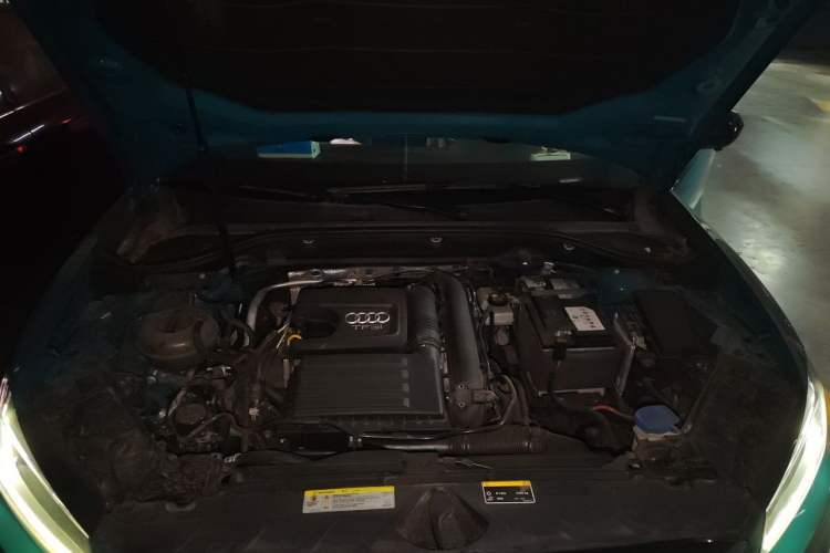 Used Audi Q2L 2018 35 TFSI Fashion Dynamic Version China VI Emission Standard Engine Bay