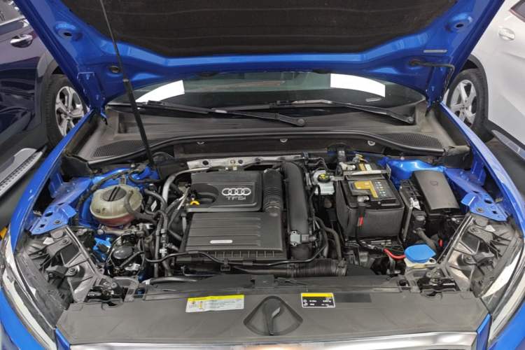 Used Audi Q2L 2018 35 TFSI Fashionable & Elegant Version China VI Emission Standard Engine Bay