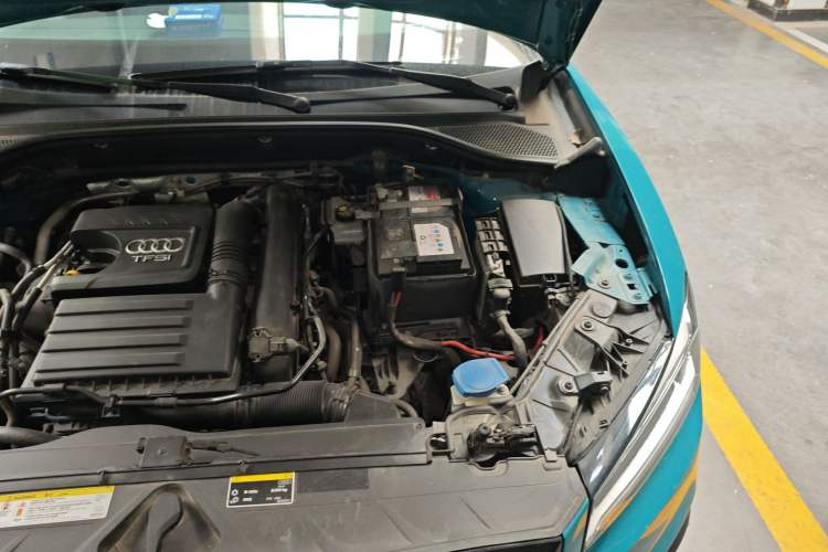 Used Audi Q2L 2018 35 TFSI Fashion Dynamic Version China VI Emission Standard Engine Bay Left
