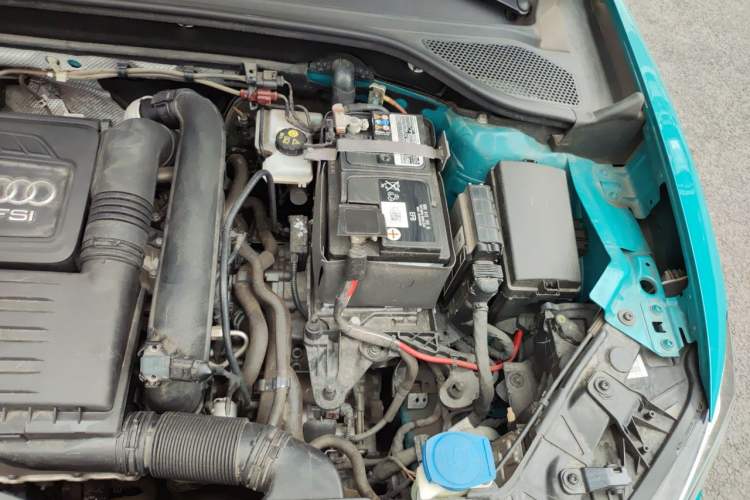 Used Audi Q2L 2018 35 TFSI Fashion Dynamic Version China V Emission Standard Engine Bay Left