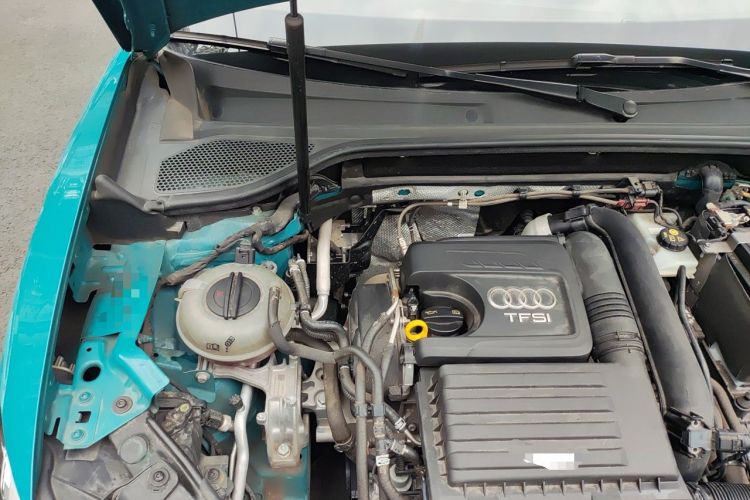 Used Audi Q2L 2018 35 TFSI Fashion Dynamic Version China V Emission Standard Engine Bay Right