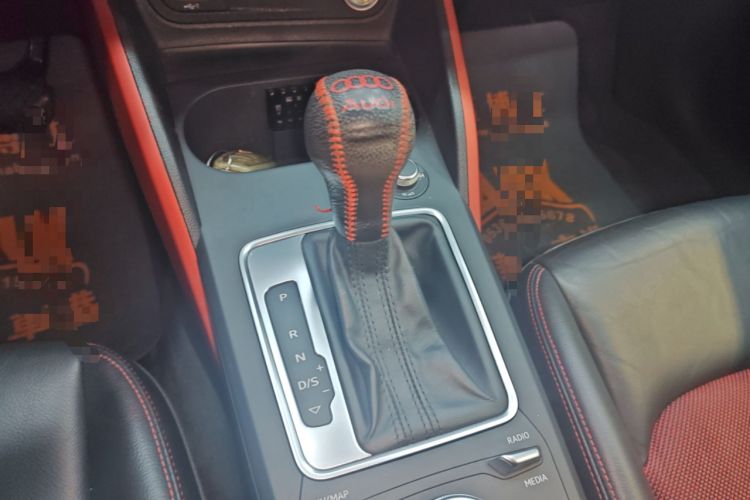 Used Audi Q2L 2018 35 TFSI Fashion Dynamic Version China V Emission Standard Gear Lever