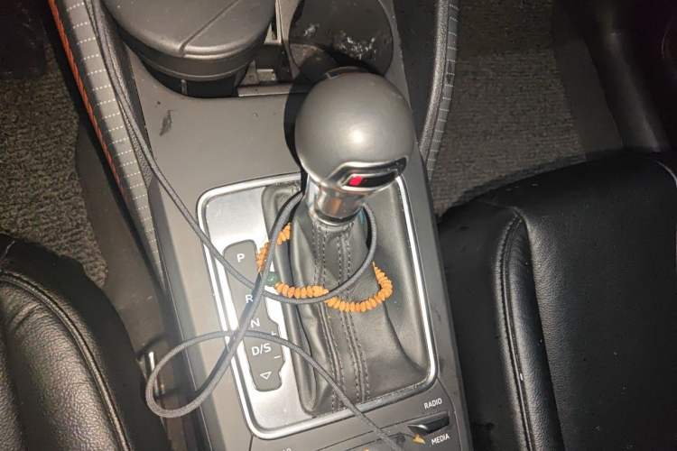 Used Audi Q2L 2018 35 TFSI Launch Exclusive Edition China V Gear Lever
