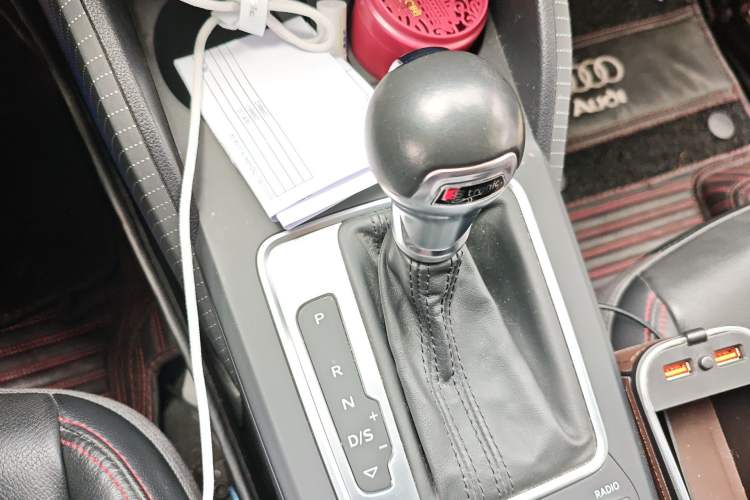 Used Audi Q2L 2018 35 TFSI Fashion Dynamic Version China V Emission Standard Gear Lever