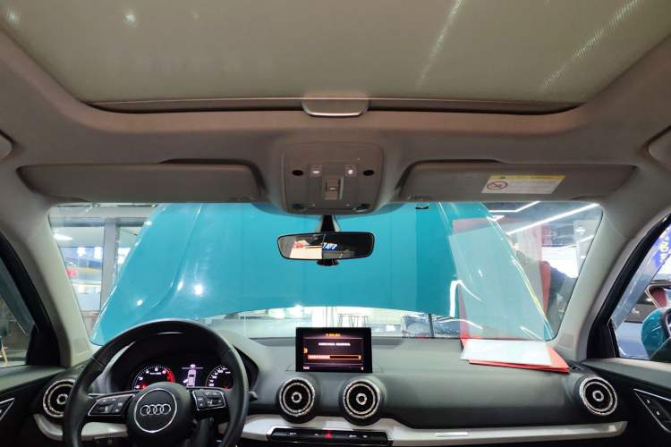 Used Audi Q2L 2018 35 TFSI Fashionable & Elegant Version China VI Emission Standard Headliner