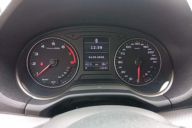 Used Audi Q2L 2018 35 TFSI Fashion Elegant Version China V Instrument Cluster