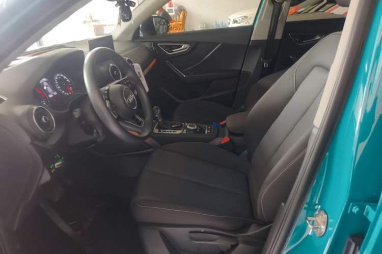 Used Audi Q2L 2018 35 TFSI Launch Exclusive Edition China VI Left Front Seat