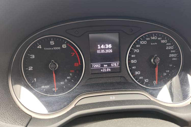 Used Audi Q2L 2018 35 TFSI Launch Exclusive Edition China VI Odometer Close Up