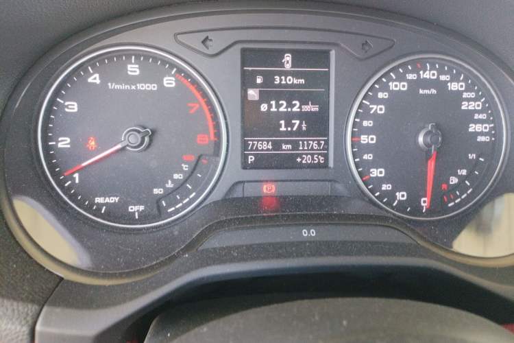 Used Audi Q2L 2018 35 TFSI Fashion Dynamic Version China V Emission Standard Odometer Close Up