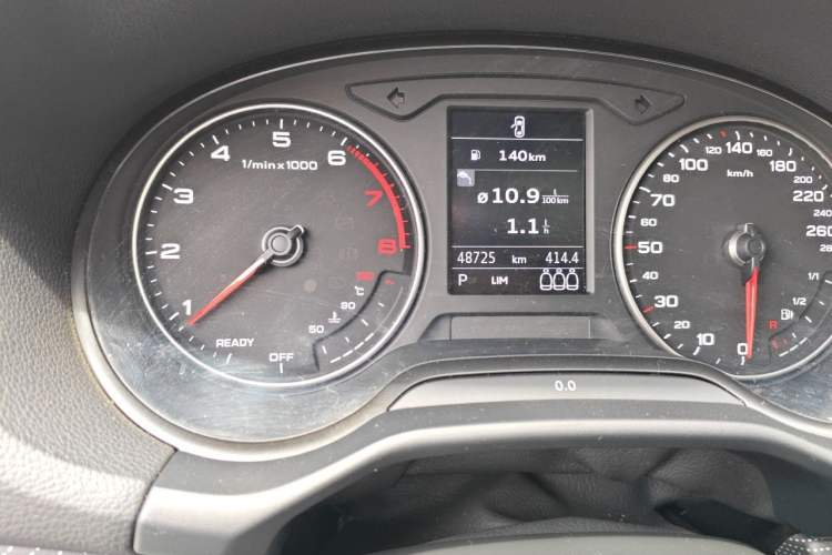 Used Audi Q2L 2018 35 TFSI Launch Exclusive Edition China VI Odometer Close Up