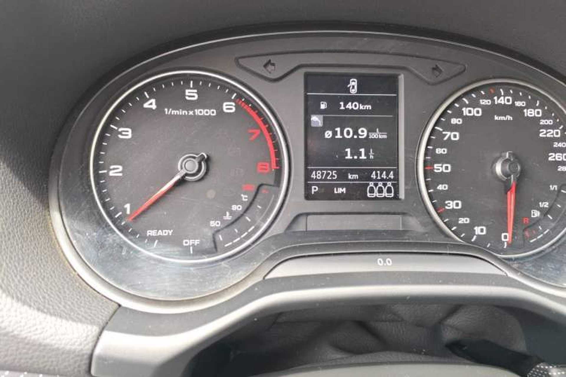 Used Audi Q2L 2018 35 TFSI Launch Exclusive Edition China VI Odometer Close Up