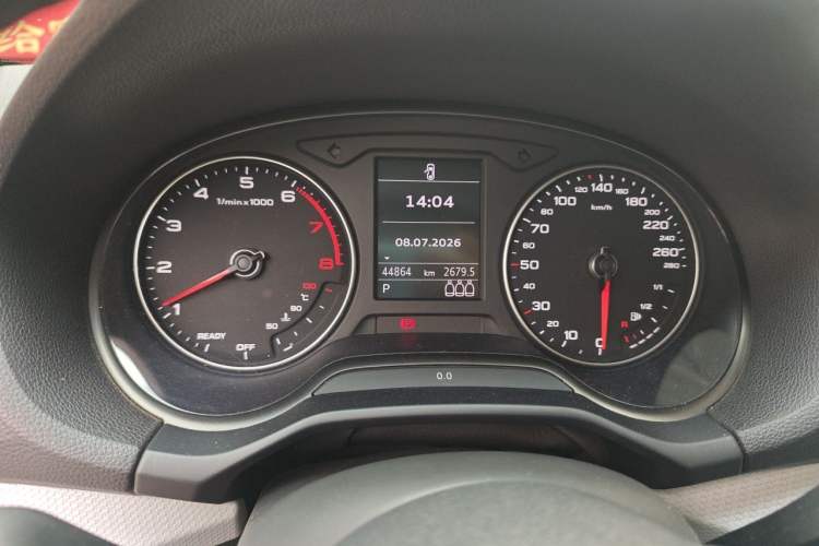 Used Audi Q2L 2018 35 TFSI Fashionable & Elegant Version China VI Emission Standard Odometer Close Up